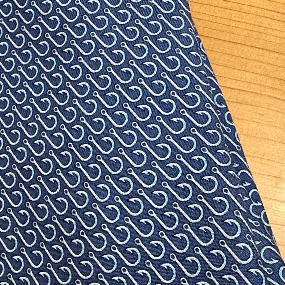 Vineyard Vines Navy and White Geometric Tie - Picture 5 of 6
